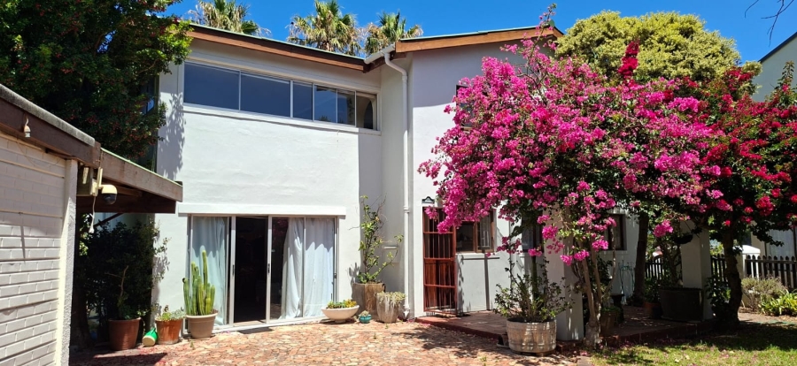 To Let 4 Bedroom Property for Rent in Kleinmond Western Cape